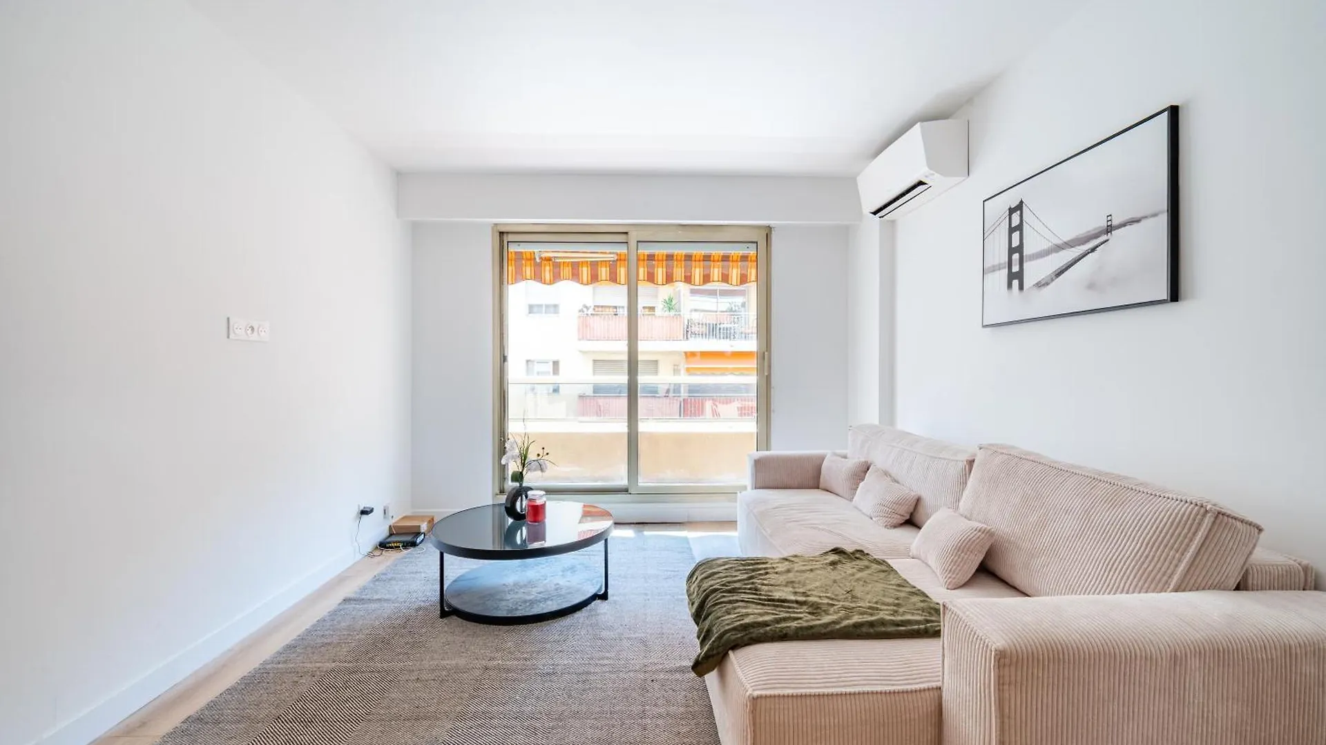 Near Old Town And Apartment Fully Renovated Niza