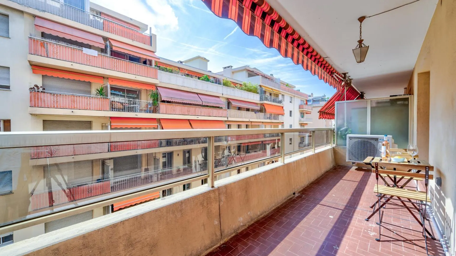 Near Old Town And Apartment Fully Renovated Niza